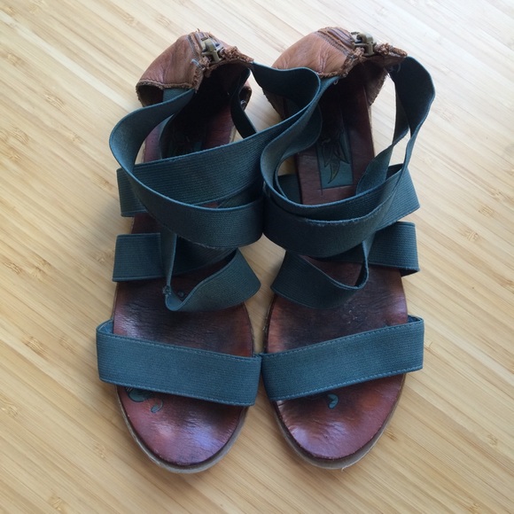 🟣 2/$10 ZIGI Girl Elastic Strap Sandals - Green - Picture 3 of 9
